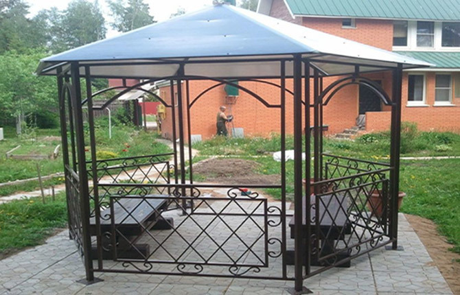 Do-it-yourself gazebo from a profile pipe