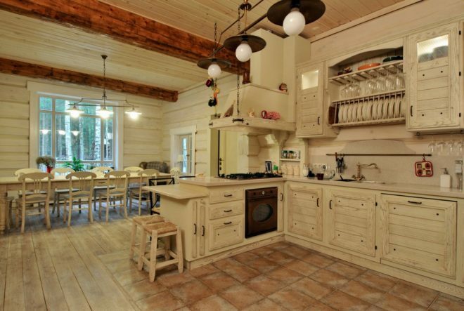 Chalet stiliaus virtuvė