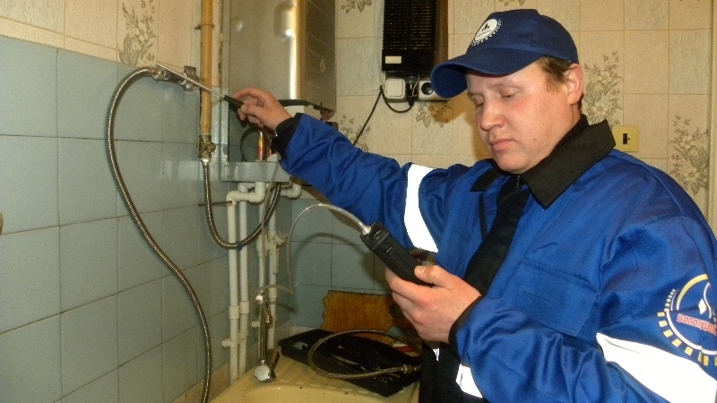 Dujų patikrinimą atlieka dujų paslaugų specialistas