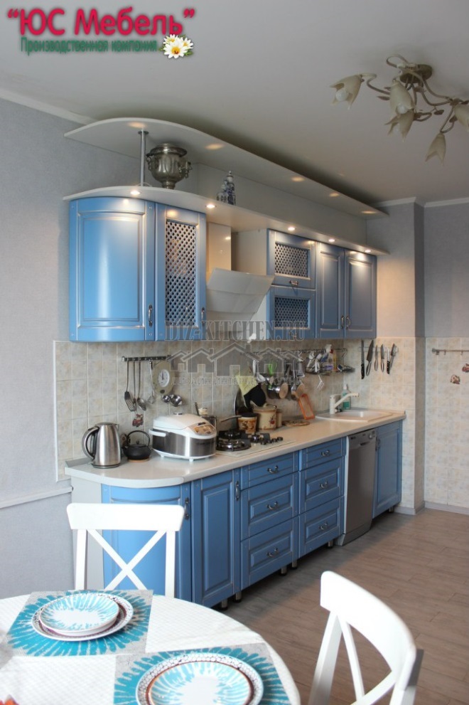 Cozinha clássica azul