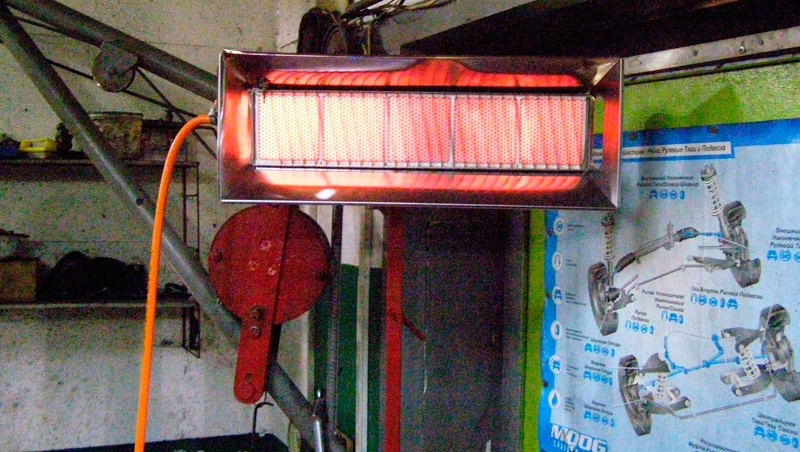 Infračervený ohřívač v garáži