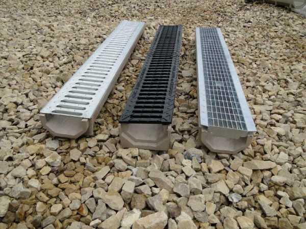 Concrete drainage trays 