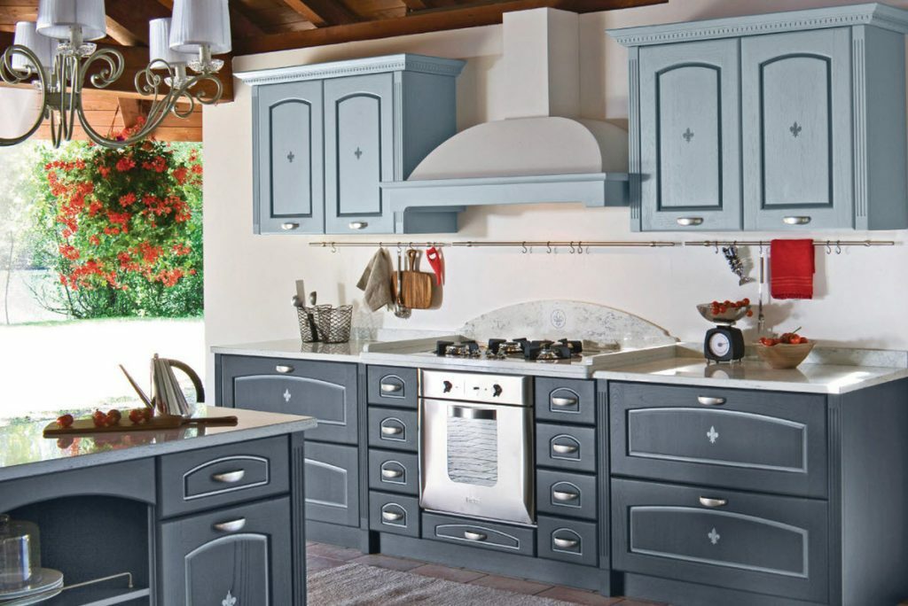 Gray kitchen provence