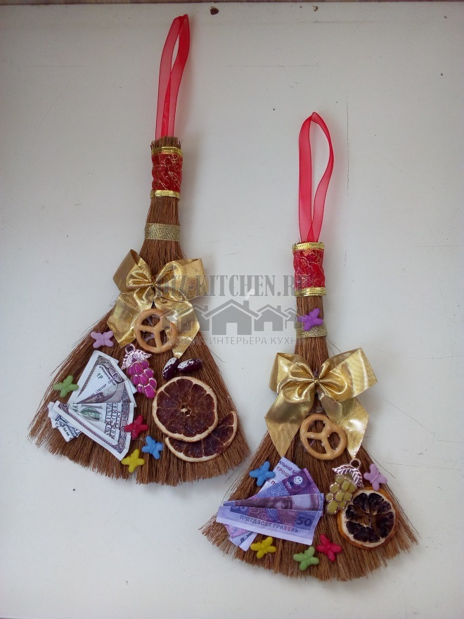 Master class on making a broom amulet