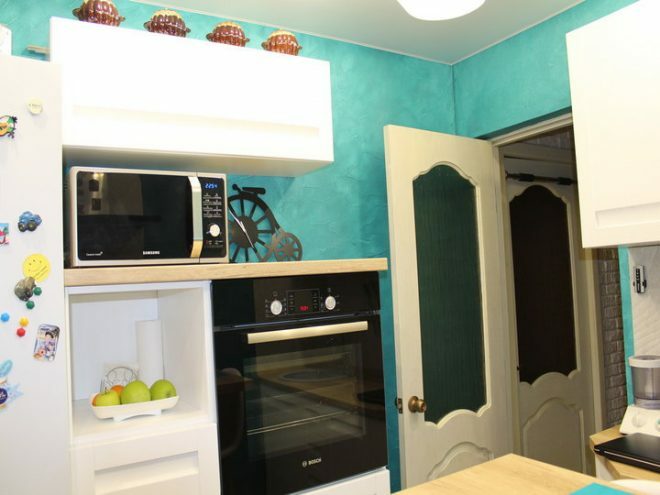 Oven and microwave