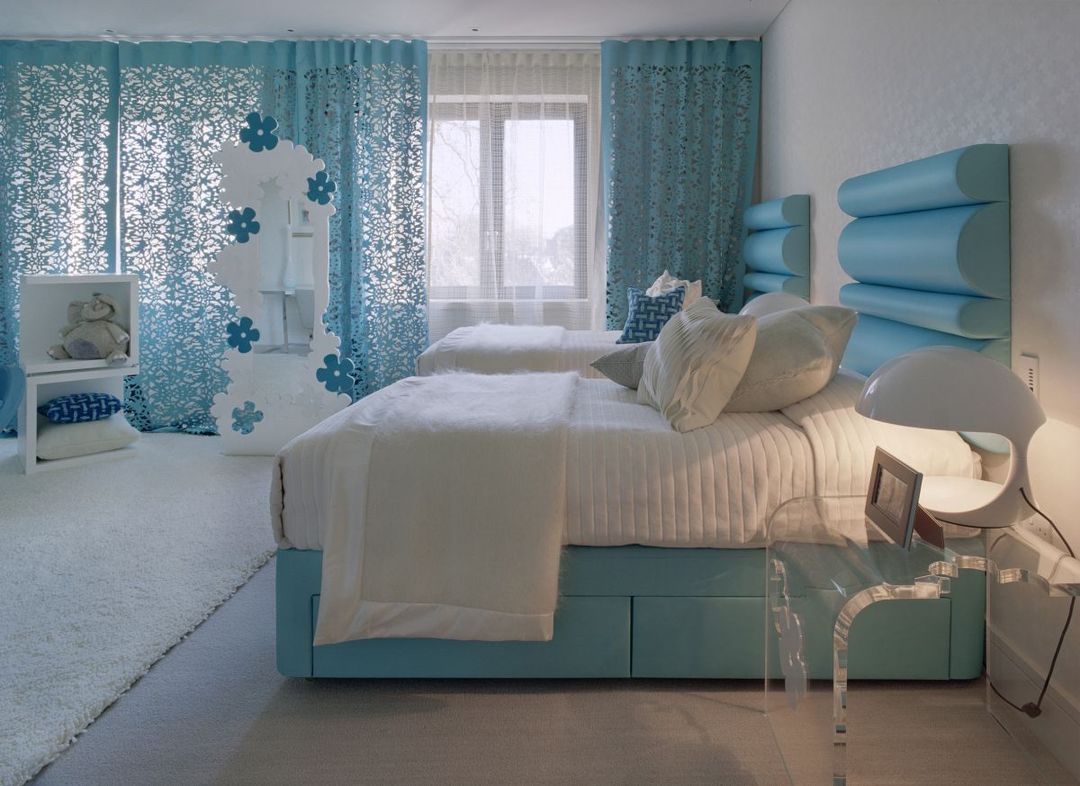 Ako krásne zavesiť závesy v spálni: moderné trendy v dekorácii okien, originálne nápady, ako zavesiť závesy v spálni.