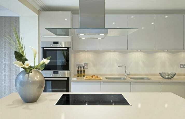 Baltas virtuves interjera dizainā: fotogrāfijas, nianses, ieteikumi