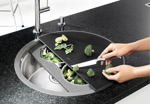sink with cutlery plate