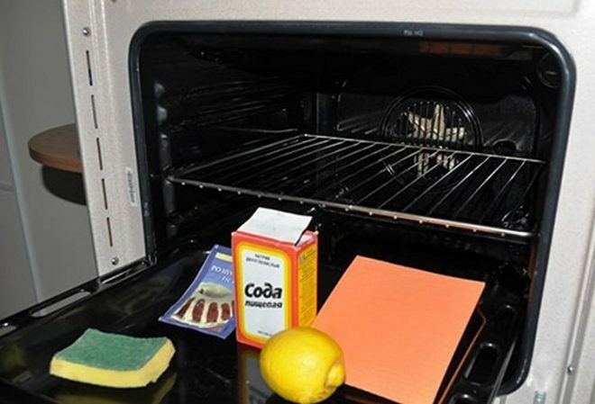 Kako doma očistiti in očistiti pečico iz zažgane maščobe in ogljika?