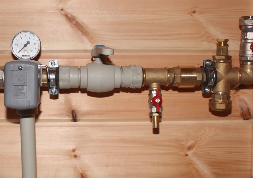 Spring-loaded valve in the boiler piping