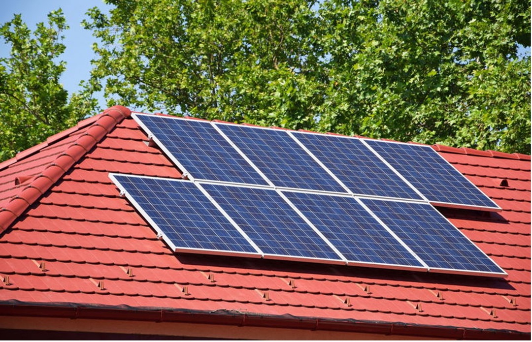 Kuinka asentaa aurinkopaneelit katolle - vaihe 2