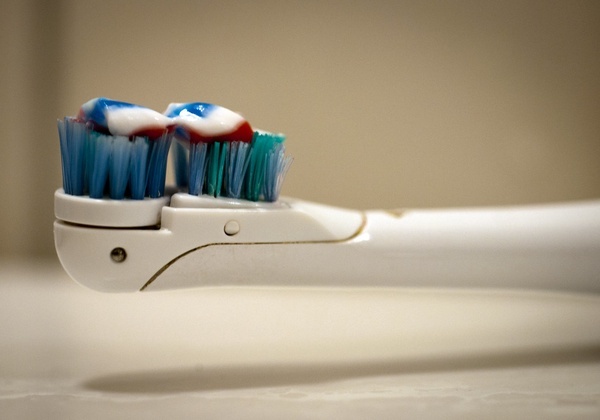 Munddusche oder Ultraschallzahnbürste: Was eignet sich besser zum Zähneputzen, Beschreibung, Eigenschaften – Setafi