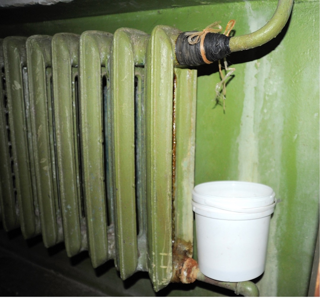 Water in radiators: what flows, is there in summer and why is it black - Setafi