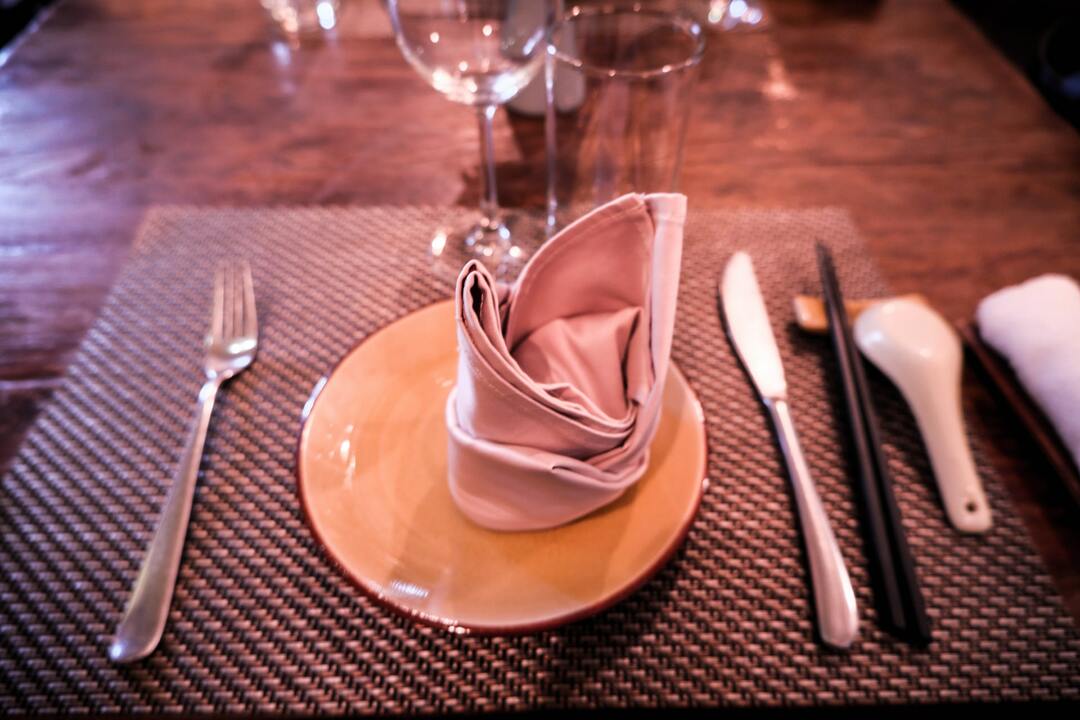 Table setting example