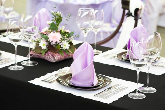Table setting according to etiquette: basic rules and principles