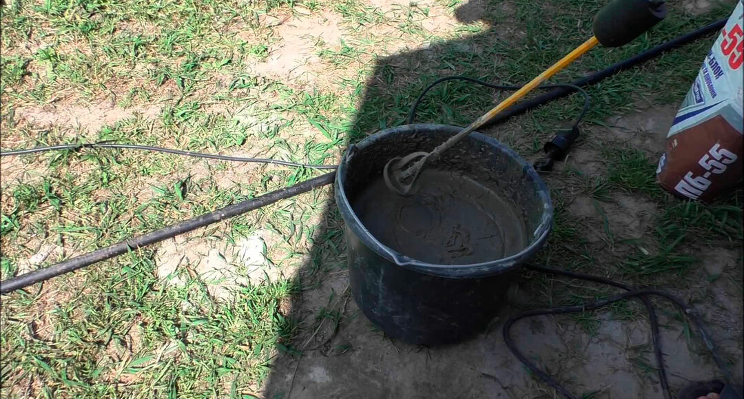 Bucket with ready-made glue for gas blocks