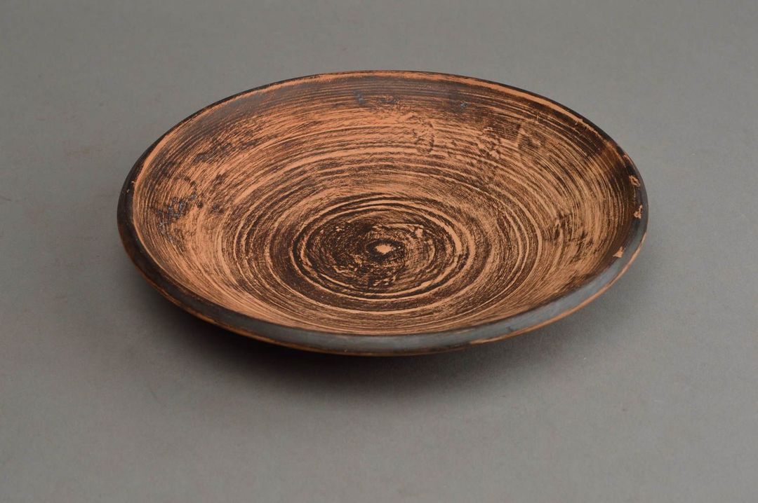 Why plates often do round: the origins of the tradition
