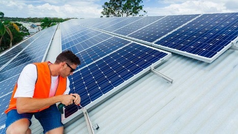 Sådan monteres solpaneler på taget - trin 3