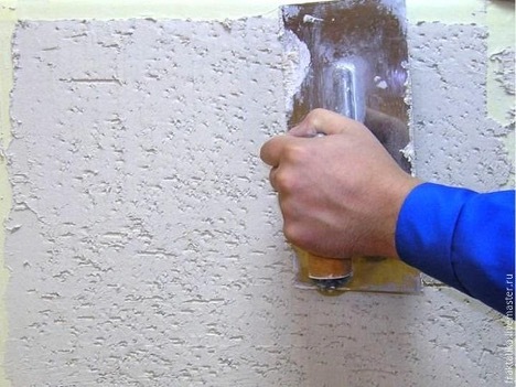 Decorative, textured painting of walls with your own hands: how to apply – Setafi