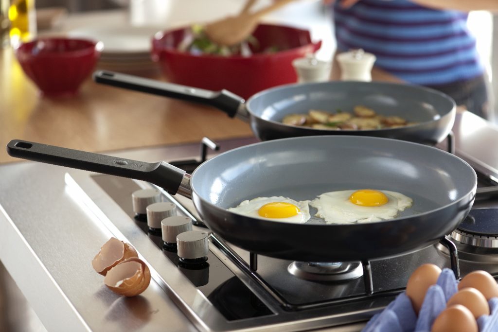 Why is Teflon bad and what is the alternative: is Teflon cookware harmful?