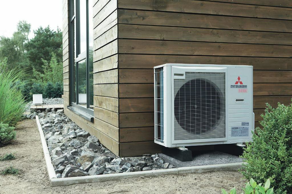 Waar kunt u de airconditioner plaatsen: de optimale plaats kiezen voor installatie in een privéwoning en in een appartement