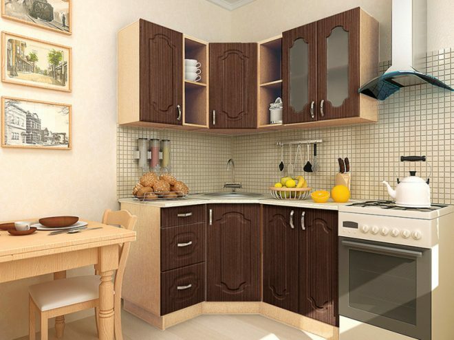 Kitchen with upper cabinets