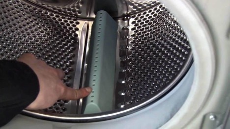 Kodėl skalbimo mašina suplėšo daiktus