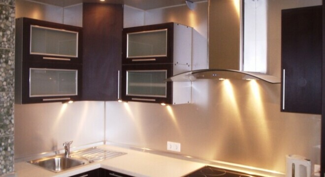 Iluminação de cozinha com faixa LED