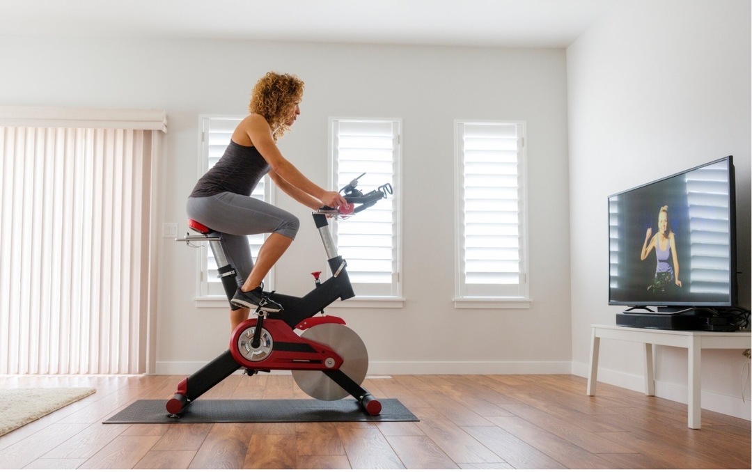 Hvad er bedre: Løbebånd eller motionscykel? Find det bedste udstyr til træning derhjemme - Setafi