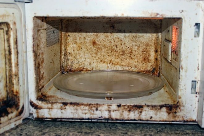 Kako očistiti mikrovalovno pečico