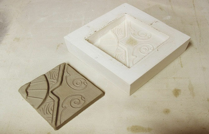 Gypsum template for tiles
