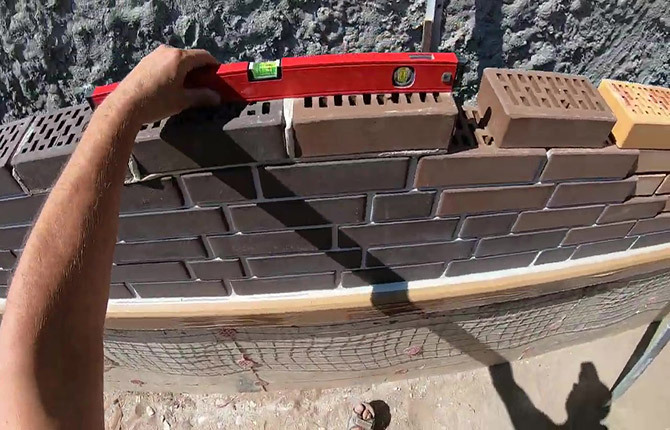 How to lay a facing brick: methods, tools, step by step instructions