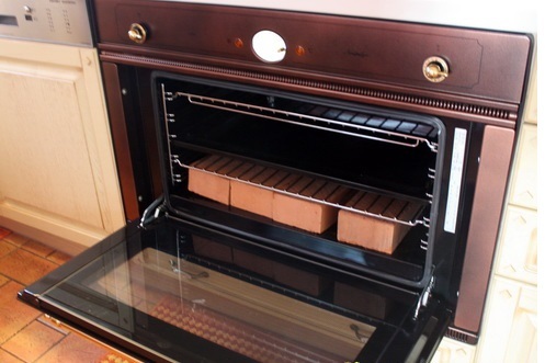 Refractory bricks in a gas oven