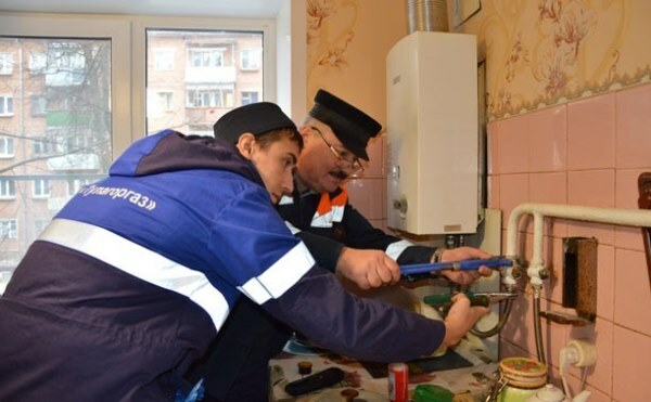 Gas check in the apartment: the frequency of technical inspections and the responsibilities of the supervisory service