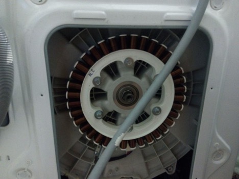 Der Waschmaschinen-Automat 3 wringt nicht aus