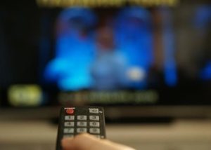 How to distinguish the analog from digital TV: efficiency, continuity of broadcasting