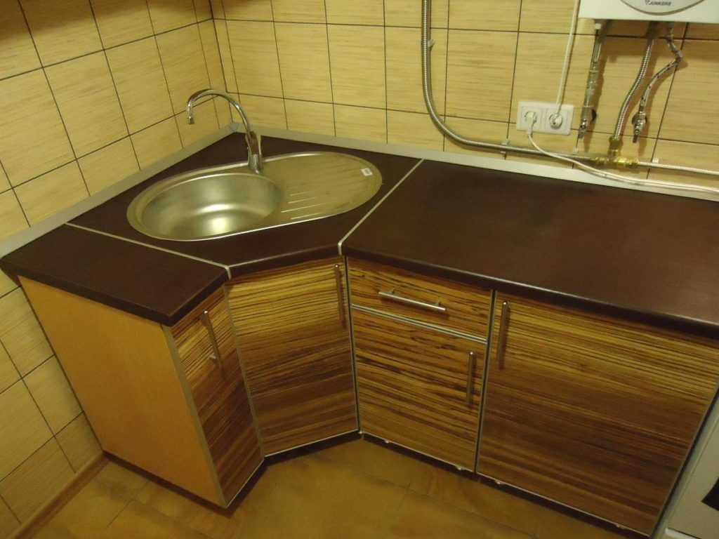 A konyhai mosogató szekrényének kiválasztása: fotók, tervezői tippek