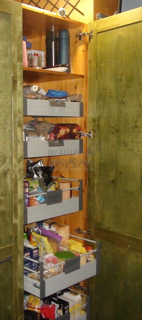 Wardrobe with pull-out shelves