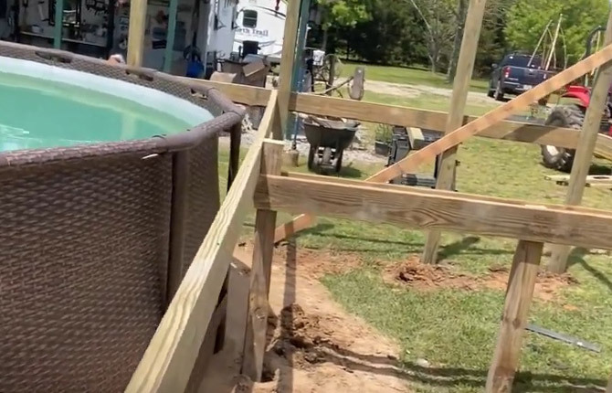 How to make a podium for a frame pool: varieties, step by step instructions, photos