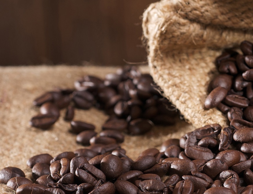 Kávová zrna bojují proti vlhkosti