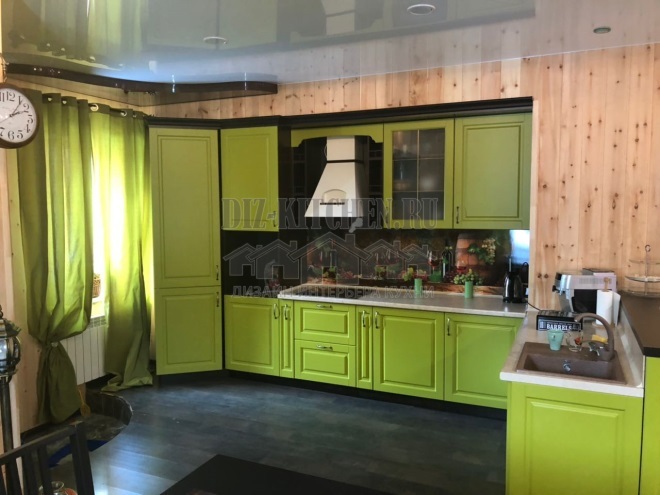 Green kitchen from MDF in a niche