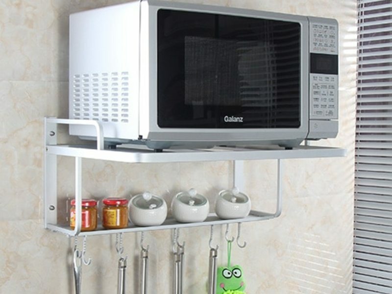 Gdzie umieścić kuchenkę mikrofalową w małej kuchni: zdjęcia i pomysły