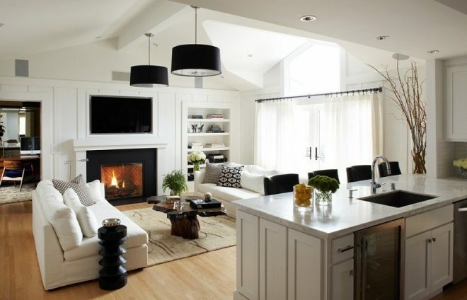 Světlá kuchyně s obývacím pokojem