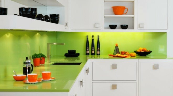 Lime-colored kitchen in the style of minimalism