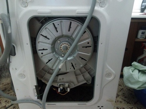 Der Waschmaschinen-Automat 2 wringt nicht aus