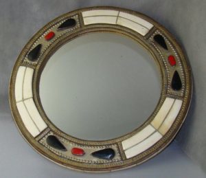 How to make a glass mirror: selection of materials and tools, frames, manufacturing