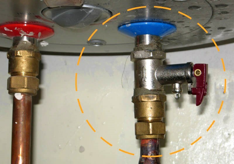 Wall-hung boiler drain valve