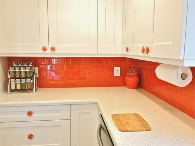 orange apron from tiles to the kitchen