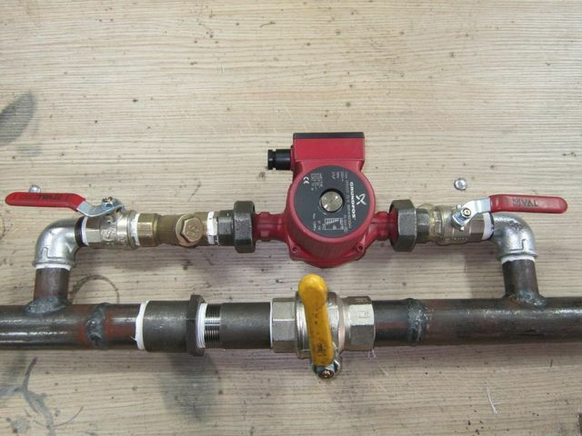 Bypass with circulation pump