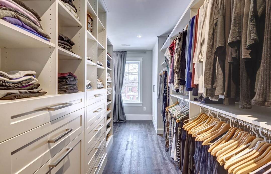 Ventilation in the wardrobe: recommendations for arranging a hood in the dressing room